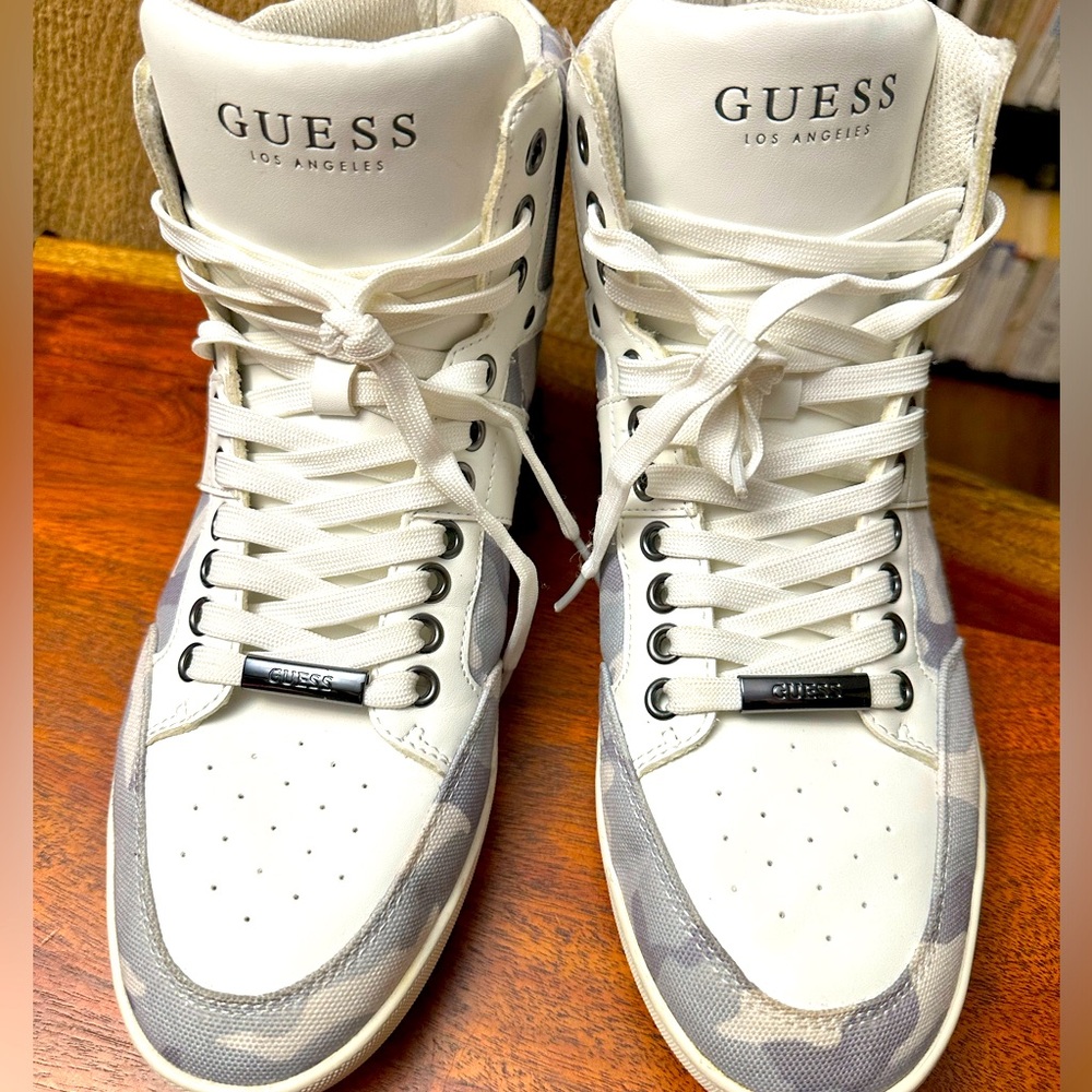 Size 8 mens never worn